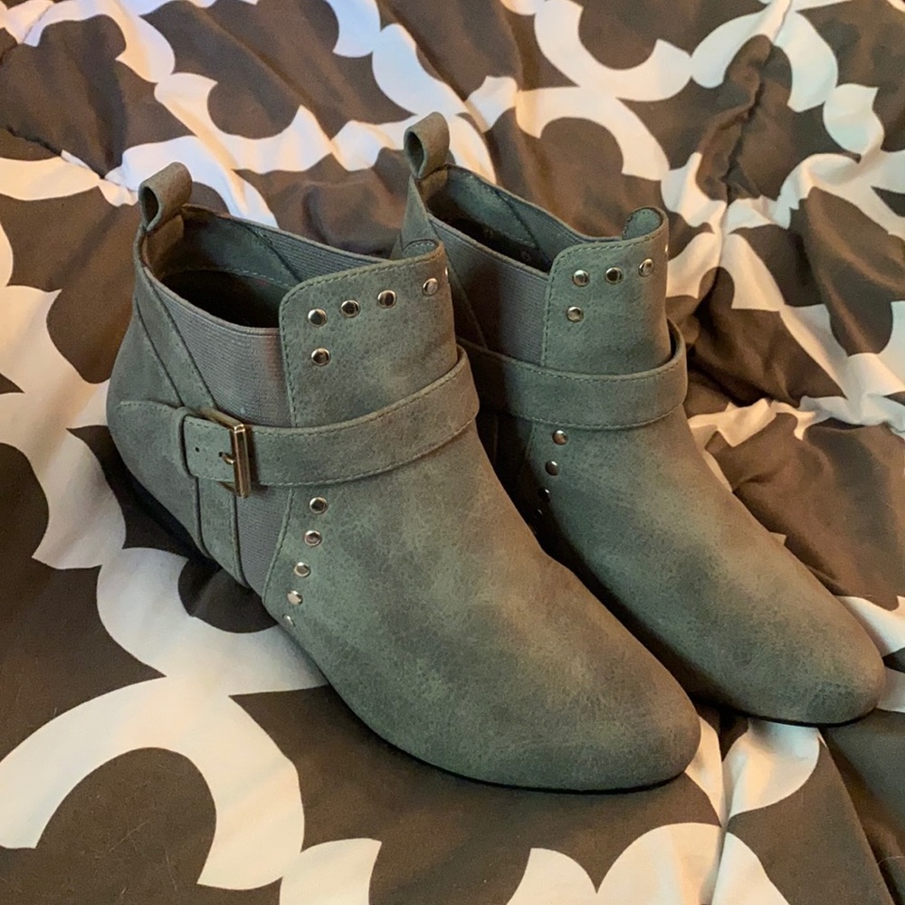 Heeled boots